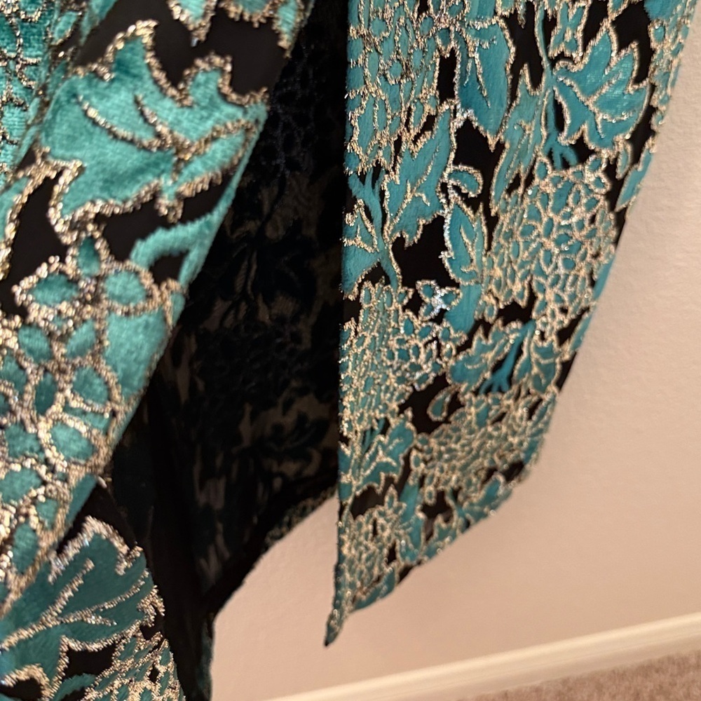 Neiman Marcus green and Black Floral burnout, Long Sleeve metallic Dress - Picture 10 of 10